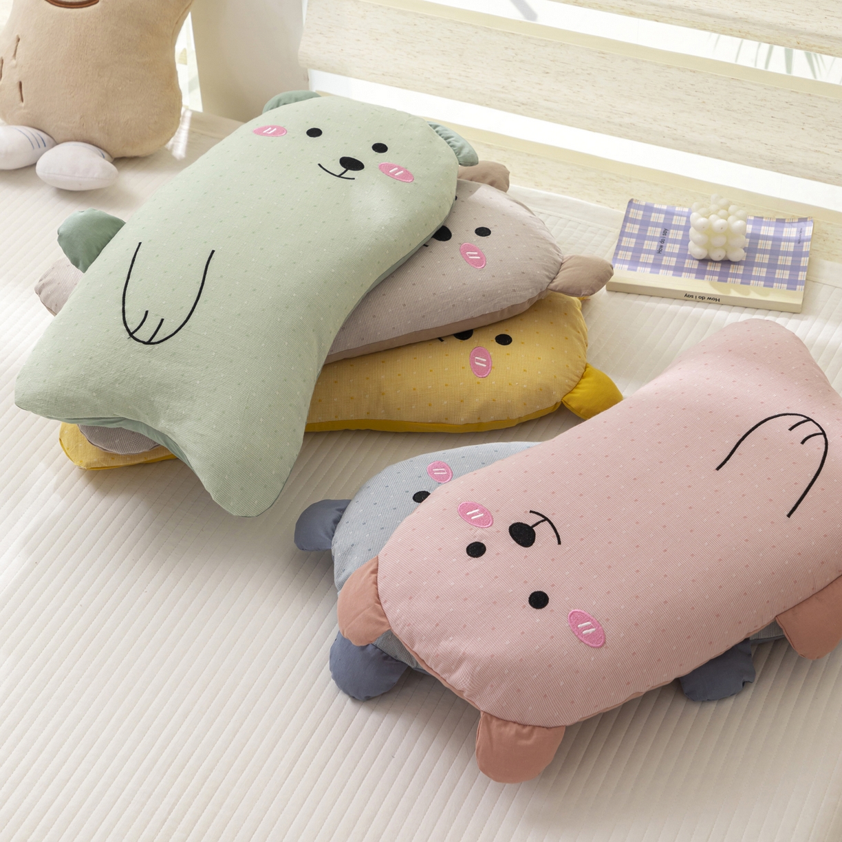 91家纺网 家纺一手货源 找家纺 芯洲 2025新款卡通荞麦儿童宿舍抱抱熊可爱午睡荞麦枕枕头枕芯 组合图仅供参考