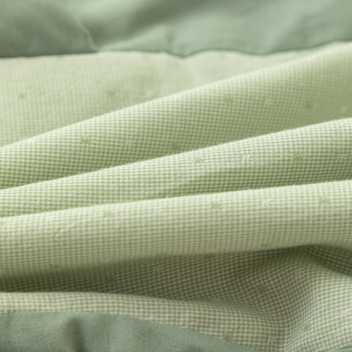 91家纺网 家纺一手货源 找家纺 芯洲 2025新款卡通荞麦儿童宿舍抱抱熊可爱午睡荞麦枕枕头枕芯 抱抱熊-绿