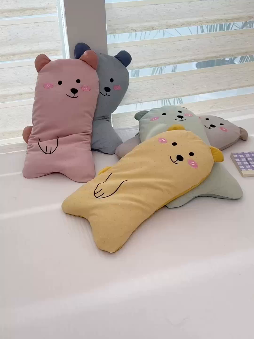 91家纺网 家纺一手货源 找家纺 芯洲 2025新款卡通荞麦儿童宿舍抱抱熊可爱午睡荞麦枕枕头枕芯 抱抱熊-粉