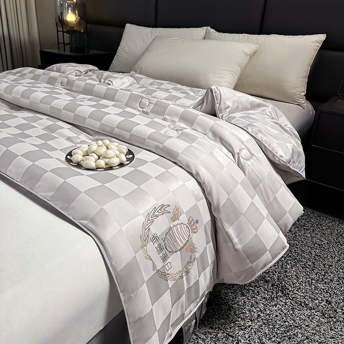 91家纺网 家纺一手货源 找家纺 兴邦家纺 2026新款全棉提花蚕丝被加厚冬被春秋被蚕蛹蛋白被外贸跨境被子被芯直播爆款 提花款-格调-银灰