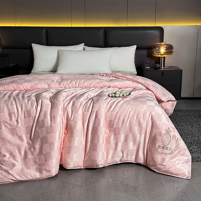 91家纺网 家纺一手货源 找家纺 兴邦家纺 2026新款全棉提花蚕丝被加厚冬被春秋被蚕蛹蛋白被外贸跨境被子被芯直播爆款 提花款-格调-粉