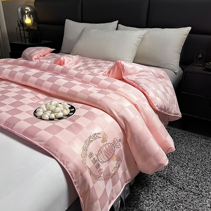 91家纺网 家纺一手货源 找家纺 兴邦家纺 2026新款全棉提花蚕丝被加厚冬被春秋被蚕蛹蛋白被外贸跨境被子被芯直播爆款 提花款-格调-粉