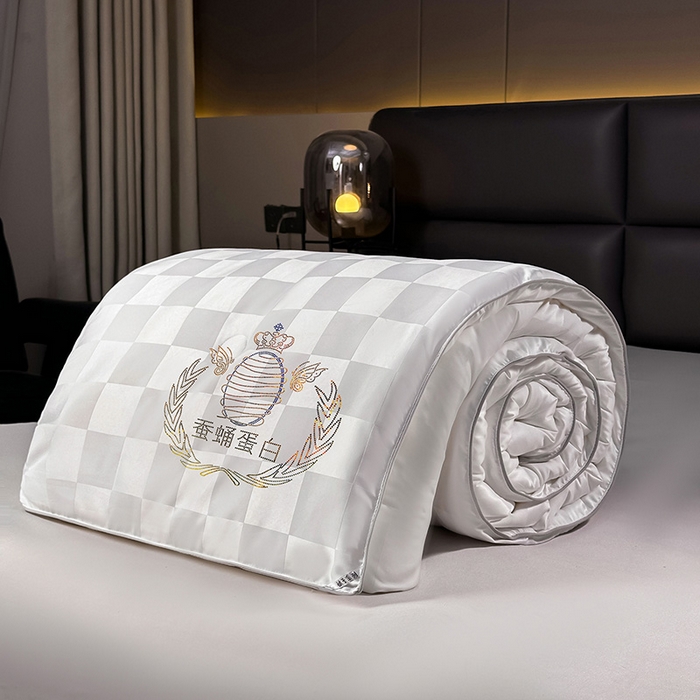 91家纺网 家纺一手货源 找家纺 兴邦家纺 2026新款全棉提花蚕丝被加厚冬被春秋被蚕蛹蛋白被外贸跨境被子被芯直播爆款 提花款-格调-本白