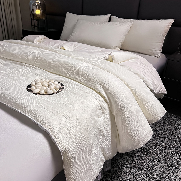 91家纺网 家纺一手货源 找家纺 兴邦家纺 2026新款全棉提花蚕丝被加厚冬被春秋被蚕蛹蛋白被外贸跨境被子被芯直播爆款 浮雕款-花影-米白