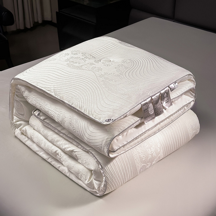 91家纺网 家纺一手货源 找家纺 兴邦家纺 2026新款全棉提花蚕丝被加厚冬被春秋被蚕蛹蛋白被外贸跨境被子被芯直播爆款 浮雕款-花影-米白