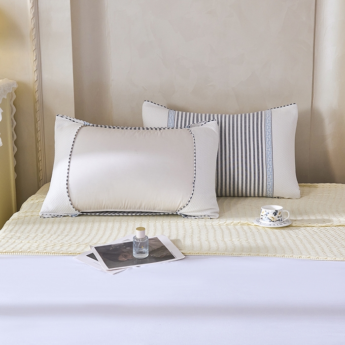 91家纺网 家纺一手货源 找家纺 悦然毛巾被 2025新款全棉纯棉纱布多功能枕巾枕套带扣子 晴空条纹灰