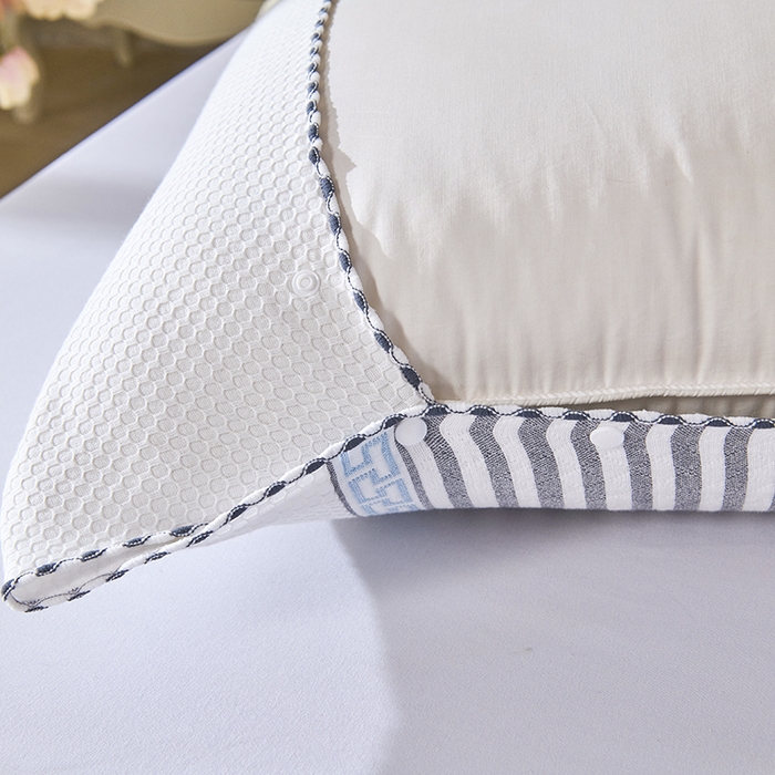 91家纺网 家纺一手货源 找家纺 悦然毛巾被 2025新款全棉纯棉纱布多功能枕巾枕套带扣子 晴空条纹灰