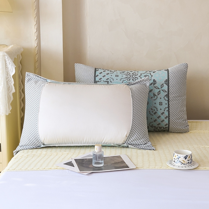 91家纺网 家纺一手货源 找家纺 悦然毛巾被 2025新款全棉纯棉纱布多功能枕巾枕套带扣子 迷梦异域蓝