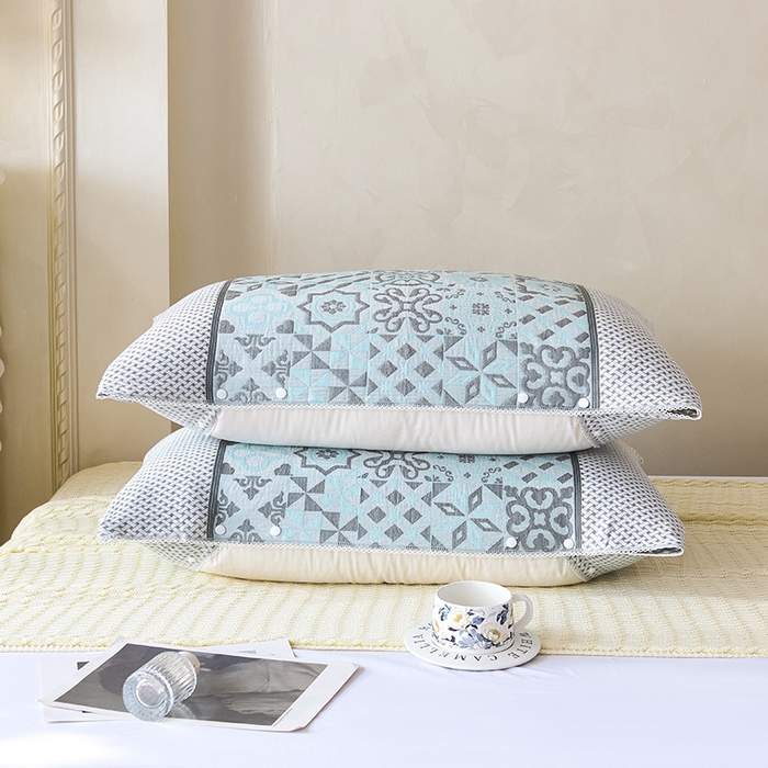 91家纺网 家纺一手货源 找家纺 悦然毛巾被 2025新款全棉纯棉纱布多功能枕巾枕套带扣子 迷梦异域蓝