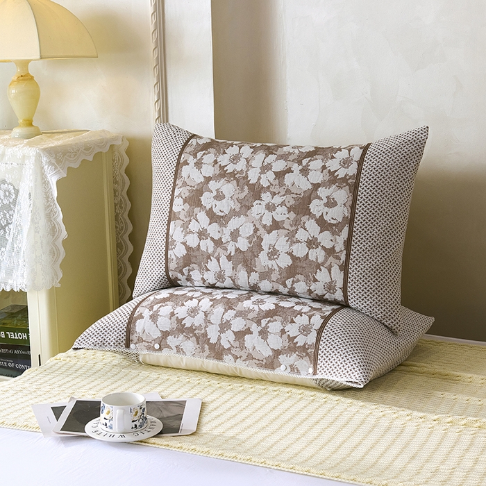 91家纺网 家纺一手货源 找家纺 悦然毛巾被 2025新款全棉纯棉纱布多功能枕巾枕套带扣子 田园碎花咖啡