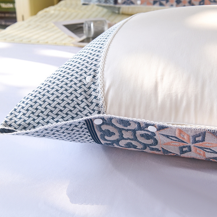 91家纺网 家纺一手货源 找家纺 悦然毛巾被 2025新款全棉纯棉纱布多功能枕巾枕套带扣子 迷梦异域粉