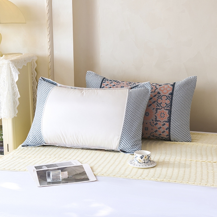 91家纺网 家纺一手货源 找家纺 悦然毛巾被 2025新款全棉纯棉纱布多功能枕巾枕套带扣子 迷梦异域粉