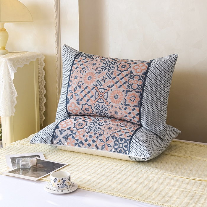 91家纺网 家纺一手货源 找家纺 悦然毛巾被 2025新款全棉纯棉纱布多功能枕巾枕套带扣子 迷梦异域粉