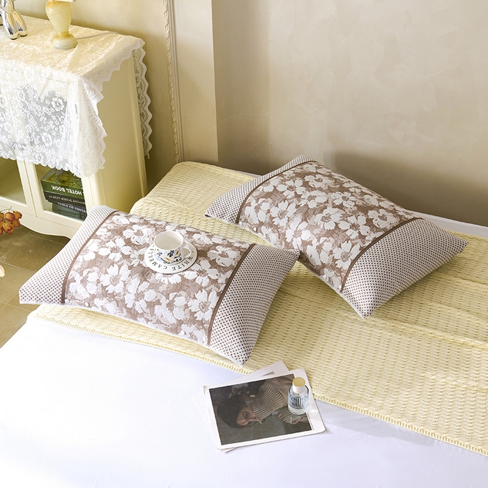 91家纺网 家纺一手货源 找家纺 悦然毛巾被 2025新款全棉纯棉纱布多功能枕巾枕套带扣子 田园碎花咖啡