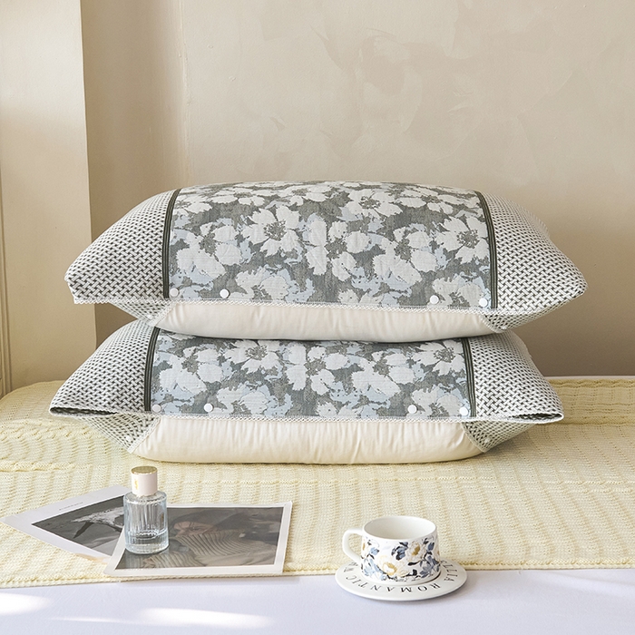 91家纺网 家纺一手货源 找家纺 悦然毛巾被 2025新款全棉纯棉纱布多功能枕巾枕套带扣子 田园碎花灰