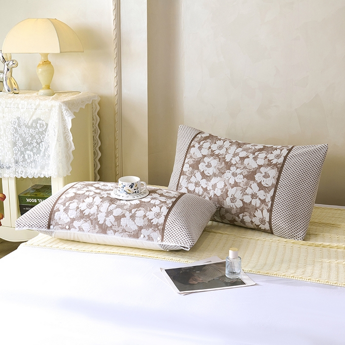 91家纺网 家纺一手货源 找家纺 悦然毛巾被 2025新款全棉纯棉纱布多功能枕巾枕套带扣子 田园碎花咖啡