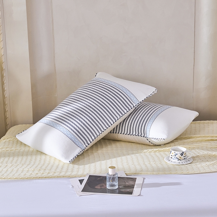 91家纺网 家纺一手货源 找家纺 悦然毛巾被 2025新款全棉纯棉纱布多功能枕巾枕套带扣子 晴空条纹灰