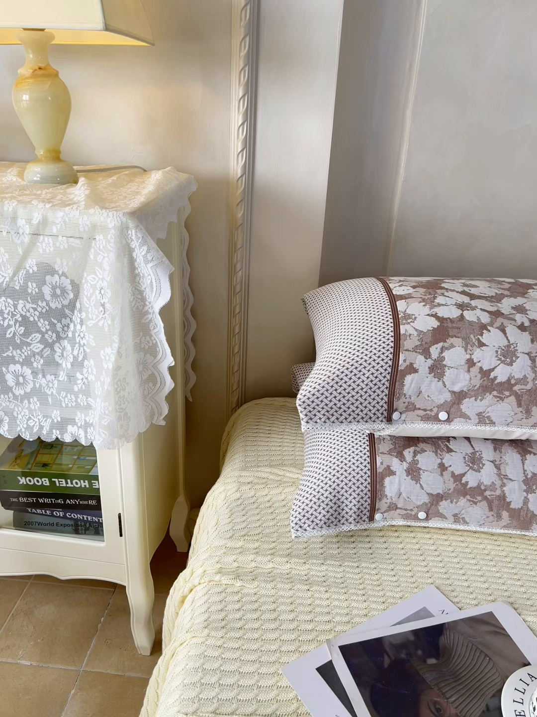 91家纺网 家纺一手货源 找家纺 悦然毛巾被 2025新款全棉纯棉纱布多功能枕巾枕套带扣子 田园碎花咖啡