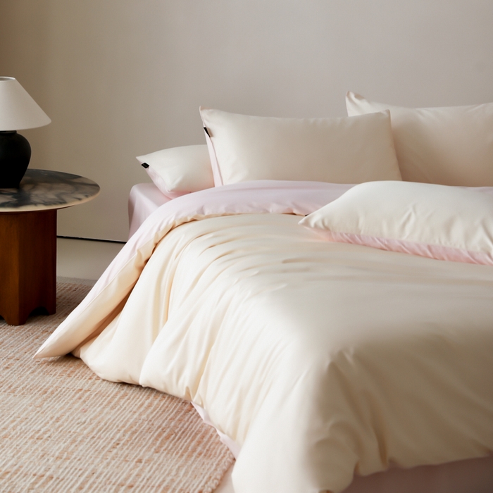 91家纺网 家纺一手货源 找家纺 云栖家居 2025新款全棉纯棉纯色双拼色长绒棉纯棉四件套--极简 米粒碎&玉兰粉