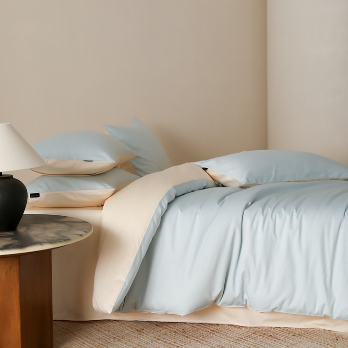 91家纺网 家纺一手货源 找家纺 云栖家居 2025新款全棉纯棉纯色双拼色长绒棉纯棉四件套--极简 浅云兰&米粒碎