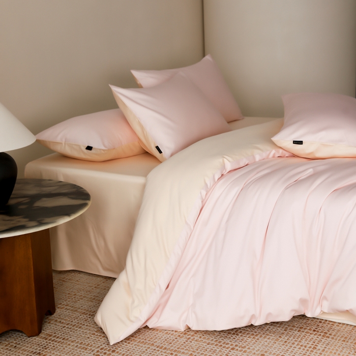 91家纺网 家纺一手货源 找家纺 云栖家居 2025新款全棉纯棉纯色双拼色长绒棉纯棉四件套--极简 玉兰粉&米粒碎