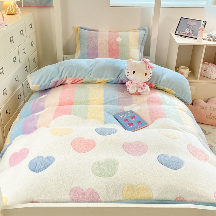 91家纺网 家纺一手货源 找家纺 川悦生活 2025新款立体雪花绒印花四件套学生床系列一场景一 彩虹爱心蓝