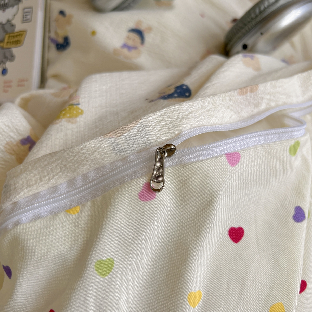 91家纺网 家纺一手货源 找家纺 三元色 2025新款云感毛巾绣学生三件套 心动萌兔