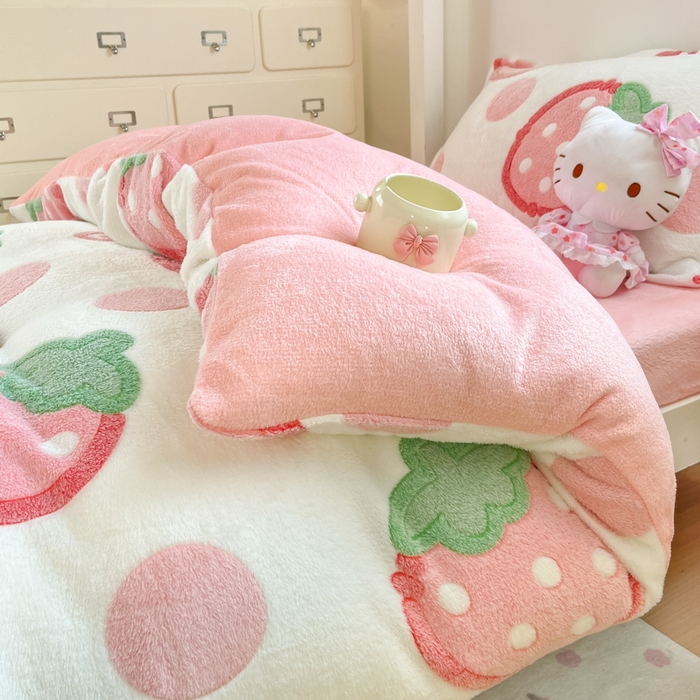 91家纺网 家纺一手货源 找家纺 川悦生活 2025新款立体雪花绒印花四件套学生床系列一场景一 啵啵草莓