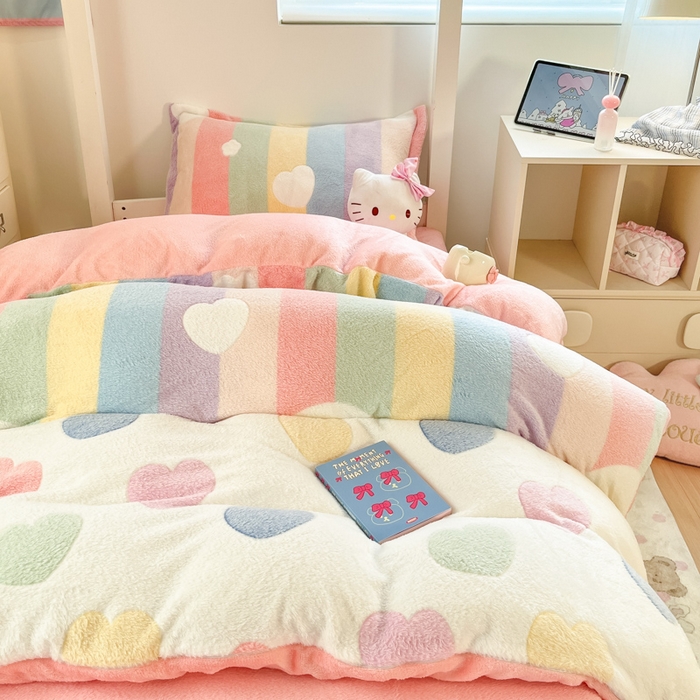 91家纺网 家纺一手货源 找家纺 川悦生活 2025新款立体雪花绒印花四件套学生床系列一场景一 彩虹爱心粉