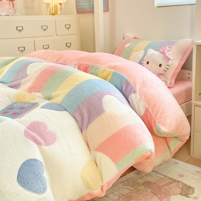 91家纺网 家纺一手货源 找家纺 川悦生活 2025新款立体雪花绒印花四件套学生床系列一场景一 彩虹爱心粉