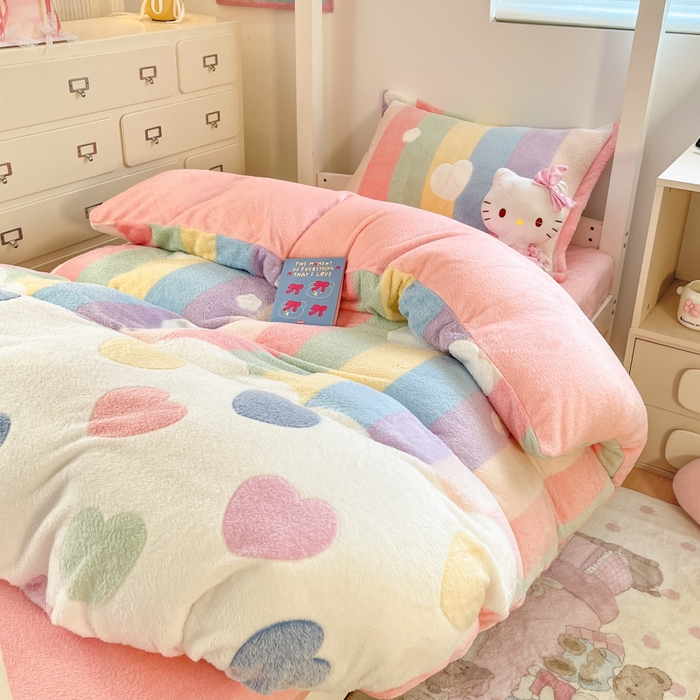 91家纺网 家纺一手货源 找家纺 川悦生活 2025新款立体雪花绒印花四件套学生床系列一场景一 彩虹爱心粉