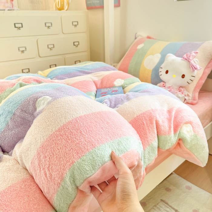 91家纺网 家纺一手货源 找家纺 川悦生活 2025新款立体雪花绒印花四件套学生床系列一场景一 彩虹爱心粉