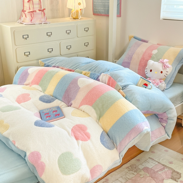 91家纺网 家纺一手货源 找家纺 川悦生活 2025新款立体雪花绒印花四件套学生床系列一场景一 彩虹爱心蓝