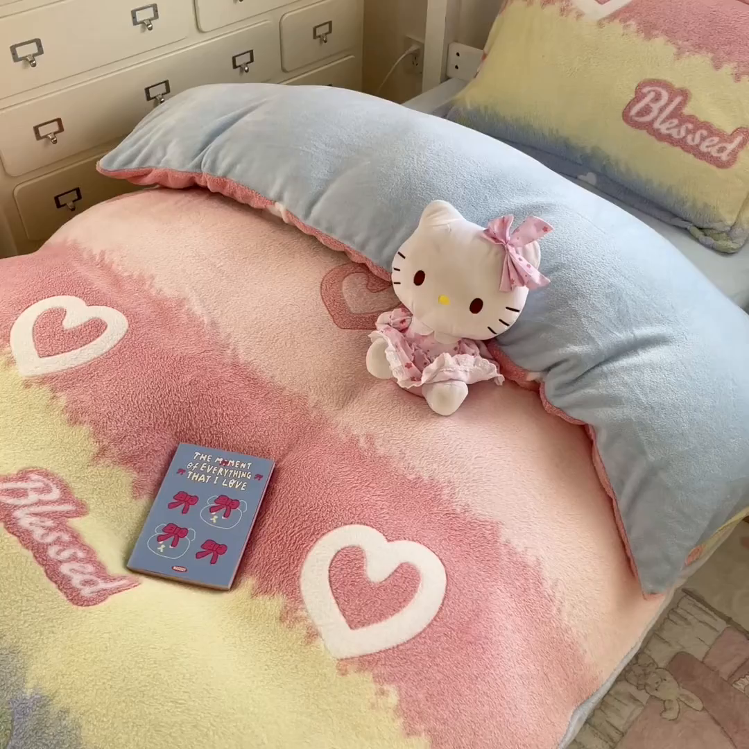 91家纺网 家纺一手货源 找家纺 川悦生活 2025新款立体雪花绒印花四件套学生床系列一场景一 彩虹爱语蓝