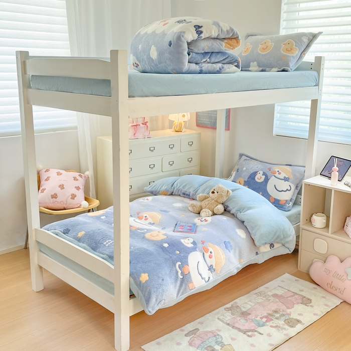 91家纺网 家纺一手货源 找家纺 川悦生活 2025新款立体雪花绒印花四件套学生床系列一场景一 哒哒鸭丫