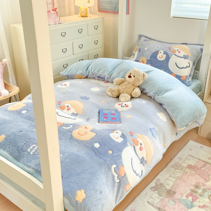 91家纺网 家纺一手货源 找家纺 川悦生活 2025新款立体雪花绒印花四件套学生床系列一场景一 哒哒鸭丫