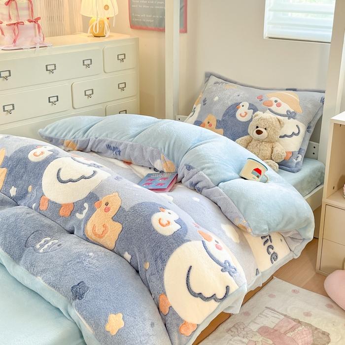 91家纺网 家纺一手货源 找家纺 川悦生活 2025新款立体雪花绒印花四件套学生床系列一场景一 哒哒鸭丫