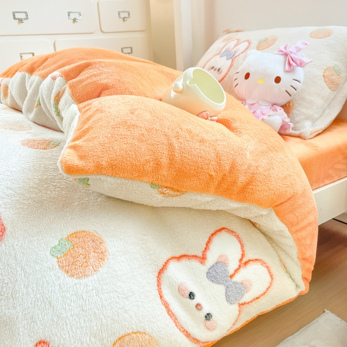 91家纺网 家纺一手货源 找家纺 川悦生活 2025新款立体雪花绒印花四件套学生床系列一场景一 橘兔