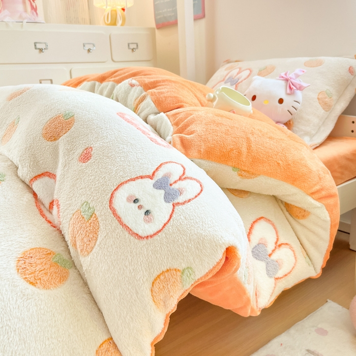 91家纺网 家纺一手货源 找家纺 川悦生活 2025新款立体雪花绒印花四件套学生床系列一场景一 橘兔