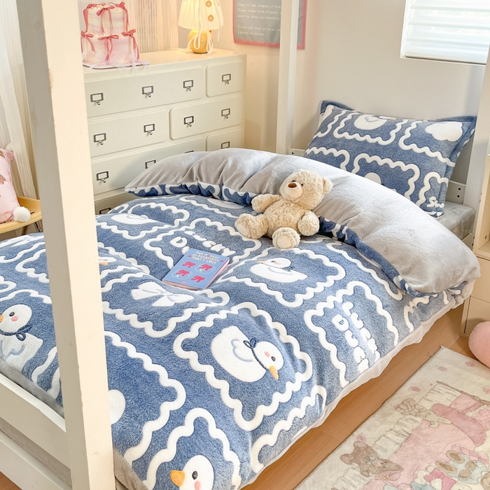 91家纺网 家纺一手货源 找家纺 川悦生活 2025新款立体雪花绒印花四件套学生床系列一场景一 快乐鸭鸭