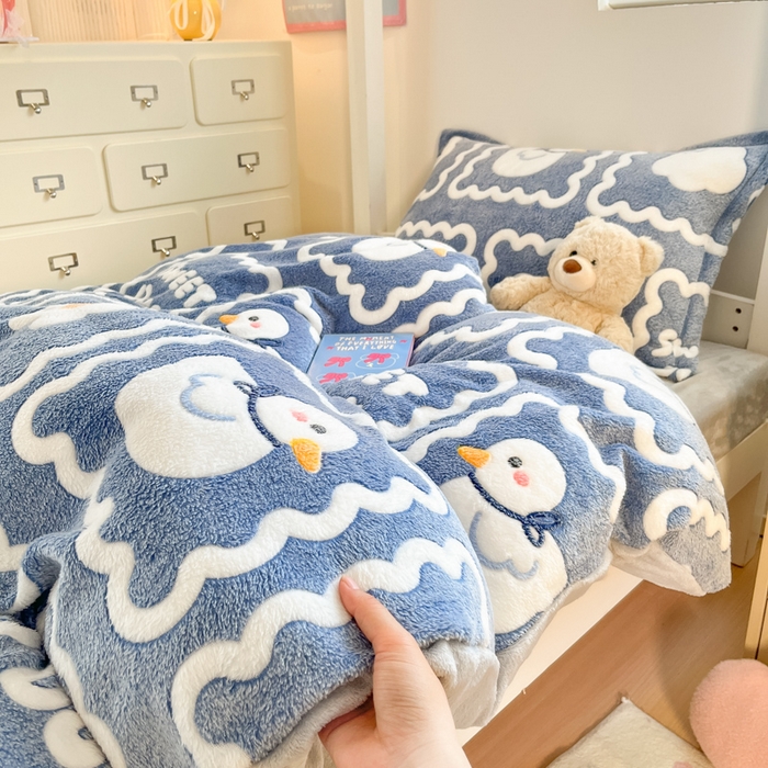 91家纺网 家纺一手货源 找家纺 川悦生活 2025新款立体雪花绒印花四件套学生床系列一场景一 快乐鸭鸭