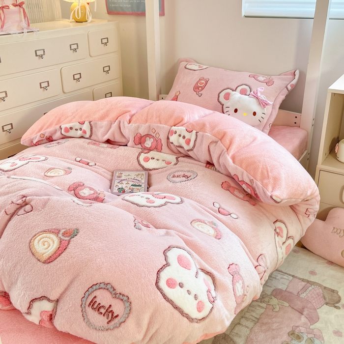 91家纺网 家纺一手货源 找家纺 川悦生活 2025新款立体雪花绒印花四件套学生床系列一场景一 蜜语奶兔