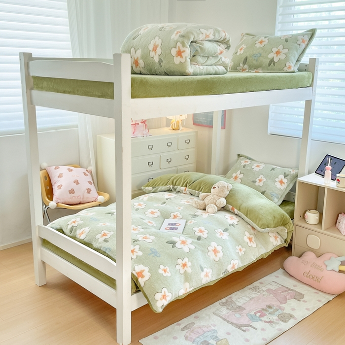 91家纺网 家纺一手货源 找家纺 川悦生活 2025新款立体雪花绒印花四件套学生床系列一场景一 奶芙小花