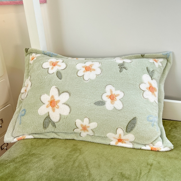 91家纺网 家纺一手货源 找家纺 川悦生活 2025新款立体雪花绒印花四件套学生床系列一场景一 奶芙小花