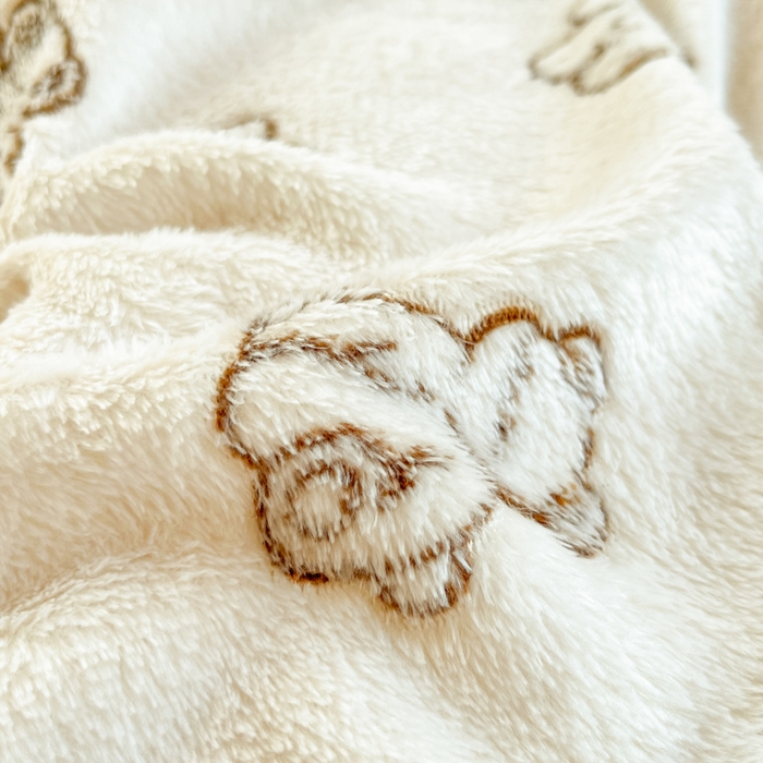 91家纺网 家纺一手货源 找家纺 川悦生活 2025新款立体雪花绒印花四件套学生床系列一场景一 奶咖小熊