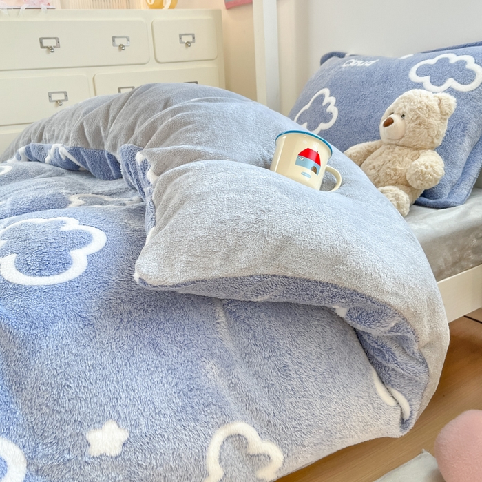 91家纺网 家纺一手货源 找家纺 川悦生活 2025新款立体雪花绒印花四件套学生床系列一场景一 奶味云朵