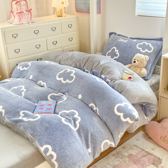 91家纺网 家纺一手货源 找家纺 川悦生活 2025新款立体雪花绒印花四件套学生床系列一场景一 奶味云朵