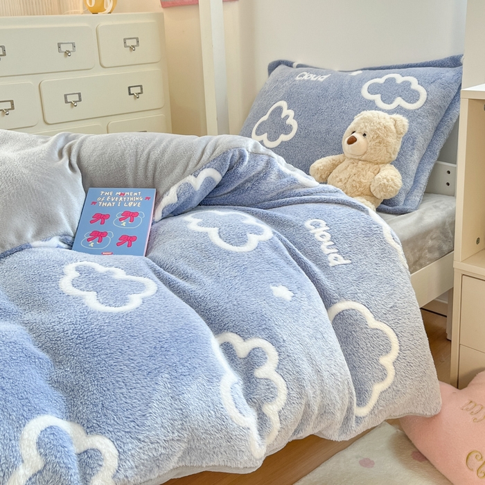 91家纺网 家纺一手货源 找家纺 川悦生活 2025新款立体雪花绒印花四件套学生床系列一场景一 奶味云朵