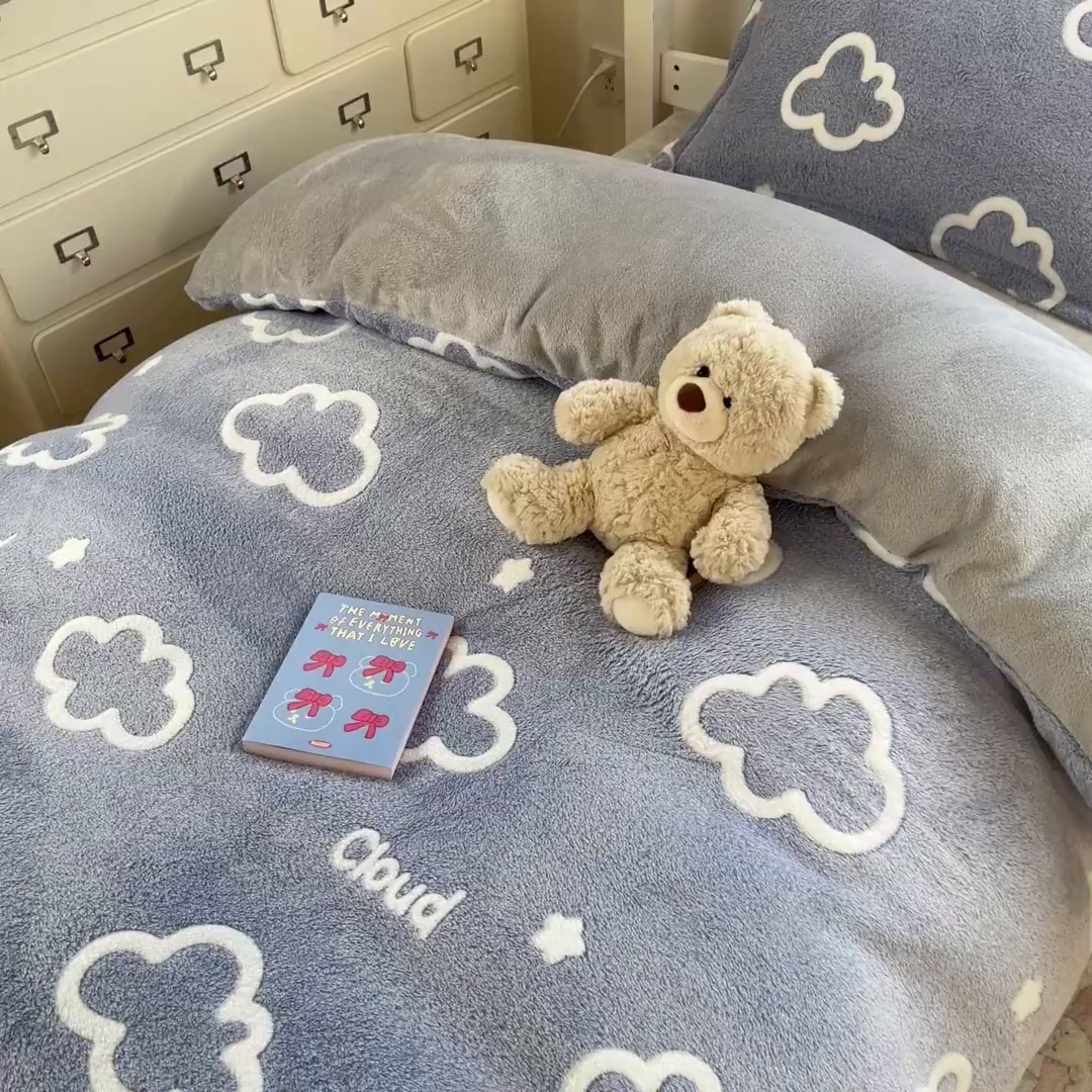 91家纺网 家纺一手货源 找家纺 川悦生活 2025新款立体雪花绒印花四件套学生床系列一场景一 奶味云朵