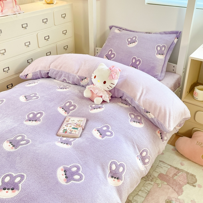 91家纺网 家纺一手货源 找家纺 川悦生活 2025新款立体雪花绒印花四件套学生床系列一场景一 妮娜兔